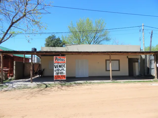 Local comercial y dos Deptos sobre Ac. Dr. Bastián. SAN JOSE.