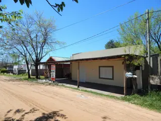Local comercial y dos Deptos sobre Ac. Dr. Bastián. SAN JOSE. foto 2