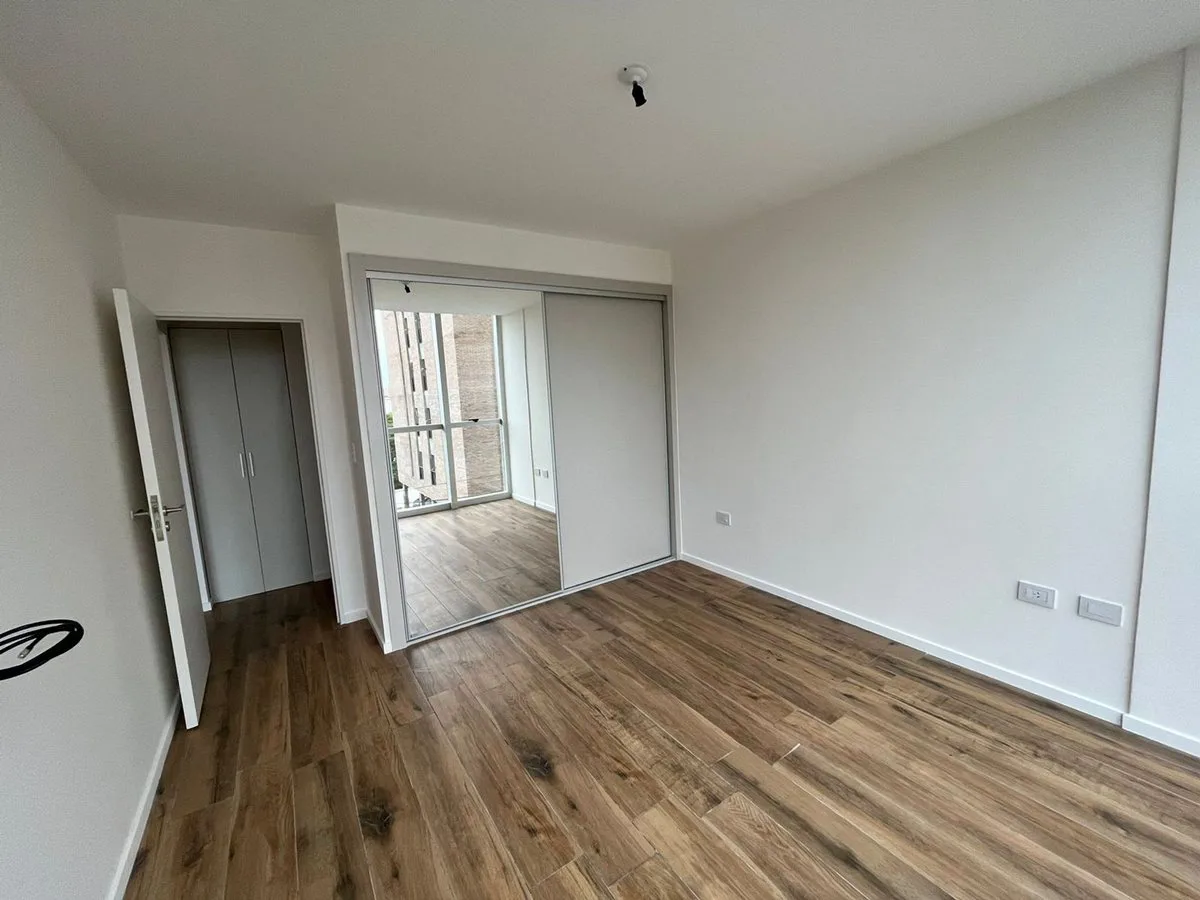 VENTA DPTO 1 DORMITORIO GARDEN INN 3 P. 8 AL RI0 foto 4