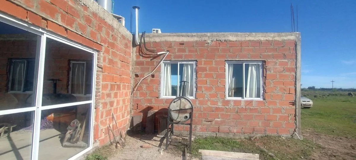 CASA EN VENTA SAN MIGUEL DEL MONTE 4 AMBIENTES foto 4