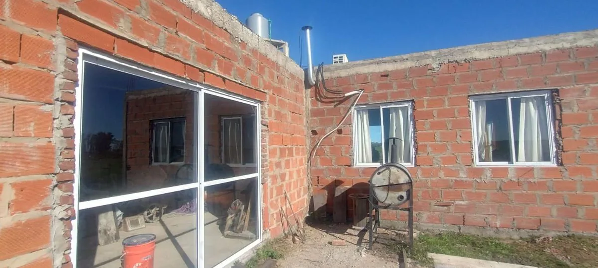 CASA EN VENTA SAN MIGUEL DEL MONTE 4 AMBIENTES foto 5