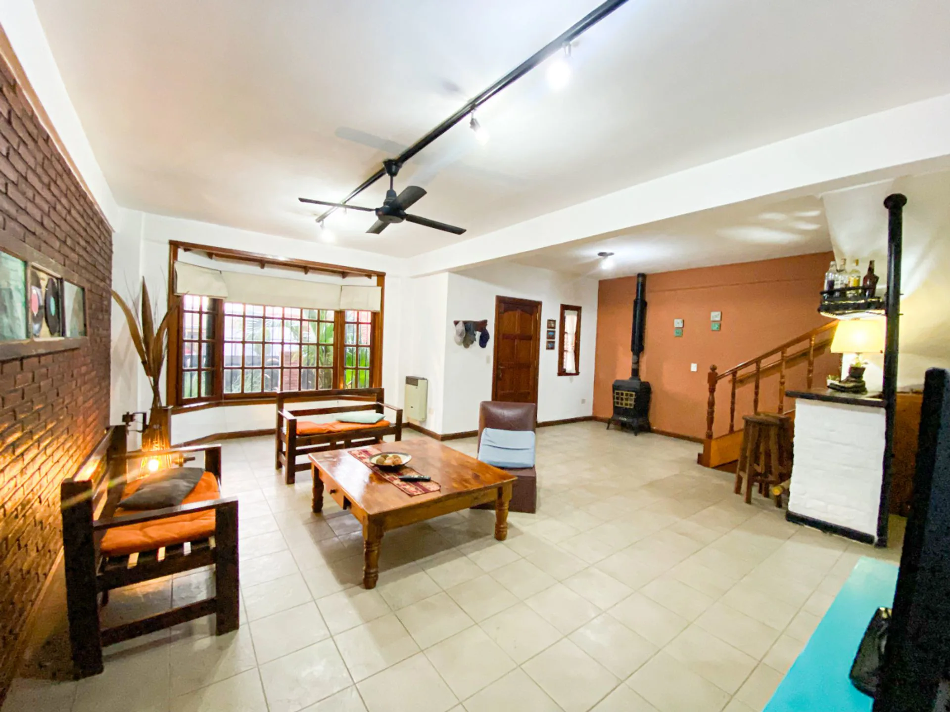 VENTA CASA 5 AMBIENTES TIGRE C/ JARDIN Y GARAGE
