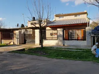 CASA EN EZEIZA BARRIO LA UNION foto 3