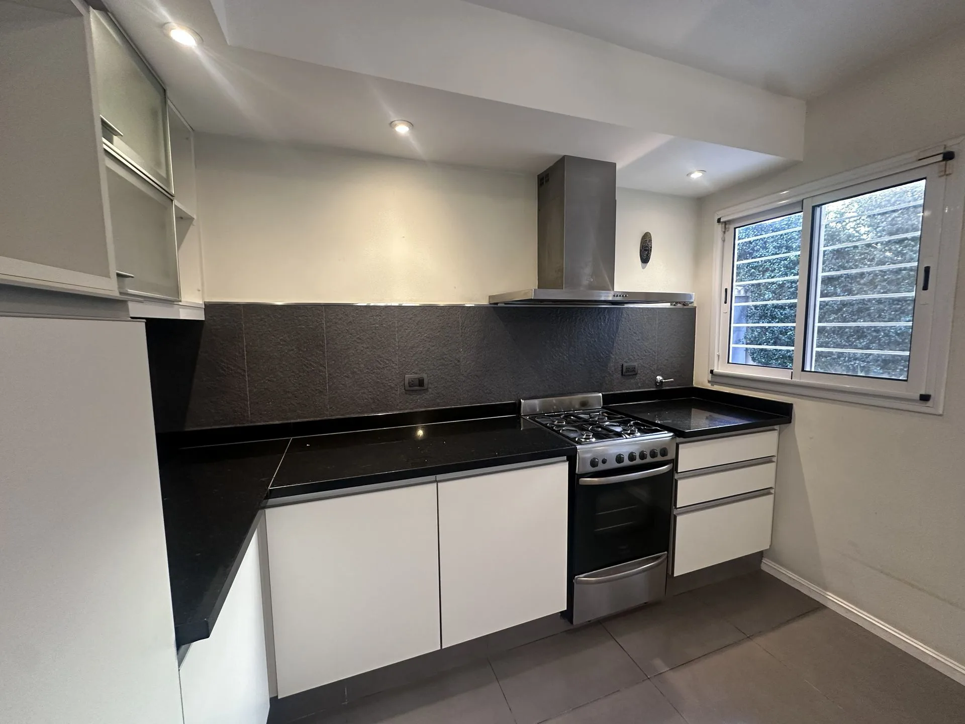 CASA EN ALQUILER – BARRIO CANDIOTI SUR. foto 4