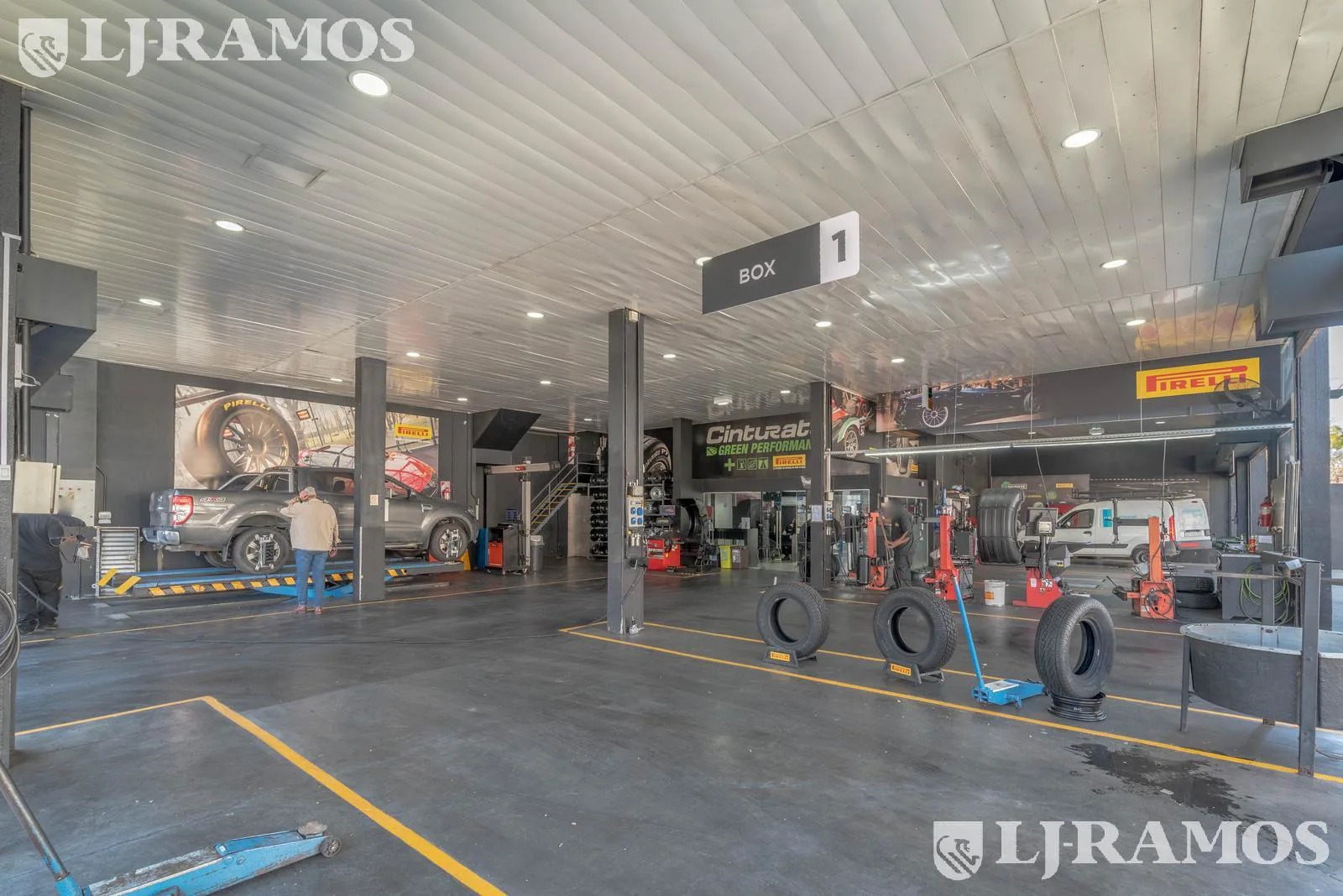 Excelente Local en San Isidro foto 4