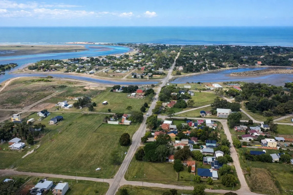 VENTA LOTE EN MAR CHIQUITA A METROS DE LA LAGUNA foto 2