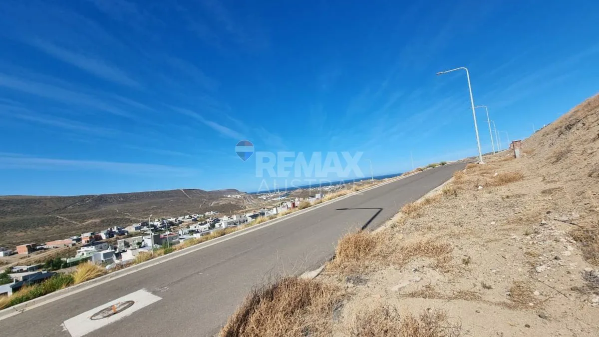 TERRENO EN LA COLINA