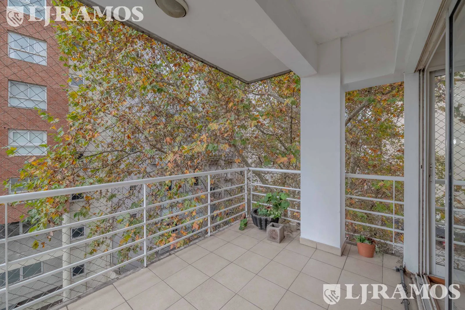 Departamento en venta, piso súper luminoso, 3 amb./ cochera - APTO CRÉDITO foto 5