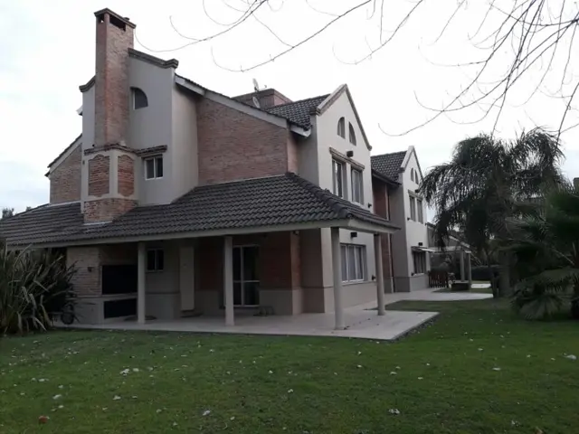 Duplex en Country El Nacional