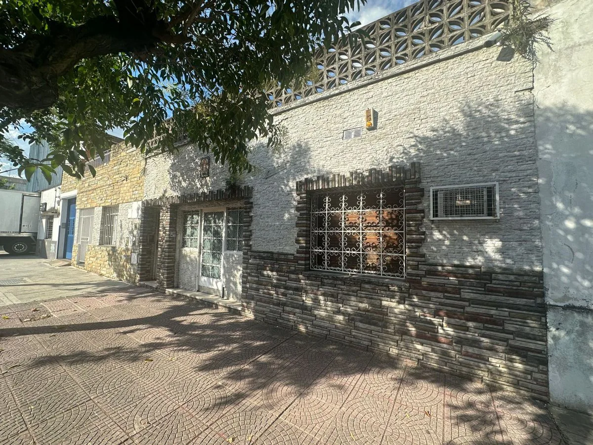 VENTA Casa 4 ambientes con Jardin foto 2