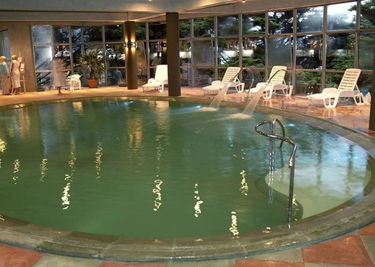 Venta Hotel centro de Villa Gesell 100 mts mar foto 4