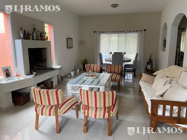 CASA SOBRE LOTE CENTRAL-CAMPO GRANDE -AMENITIES-PILAR foto 3