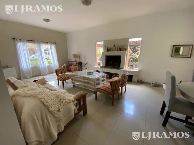 CASA SOBRE LOTE CENTRAL-CAMPO GRANDE -AMENITIES-PILAR foto 4