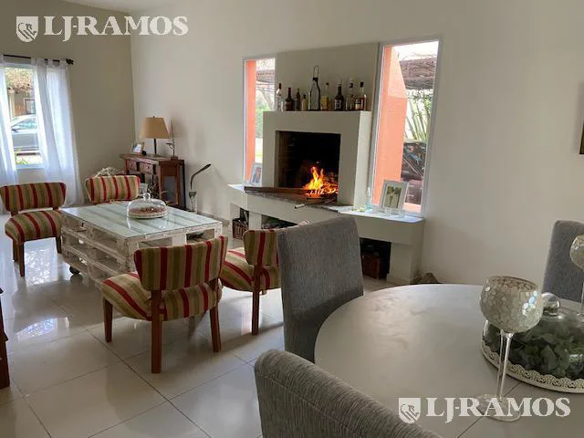 CASA SOBRE LOTE CENTRAL-CAMPO GRANDE -AMENITIES-PILAR foto 5