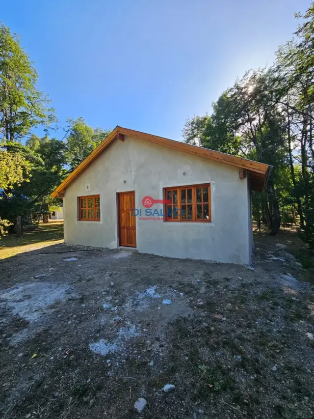 ¡Oportunidad única para invertir! 1000 m2 con Casa a terminar - Las Golondrina