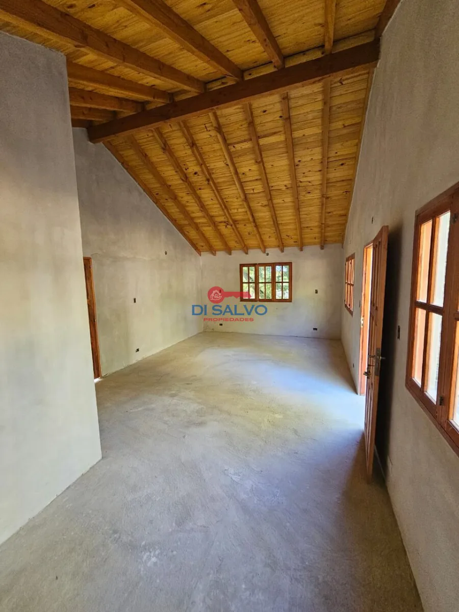 ¡Oportunidad única para invertir! 1000 m2 con Casa a terminar - Las Golondrina foto 4