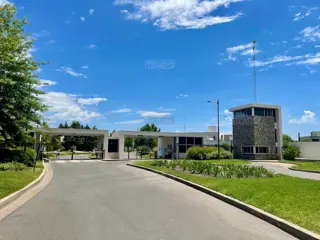 Ayres Plaza foto 1