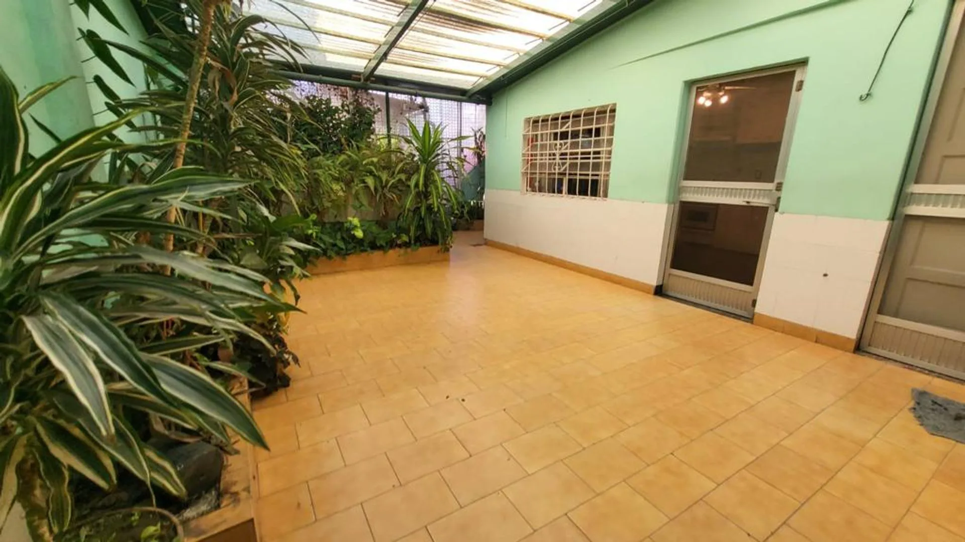 casa en venta lote propio de 8 x 40 Lanús oeste foto 5
