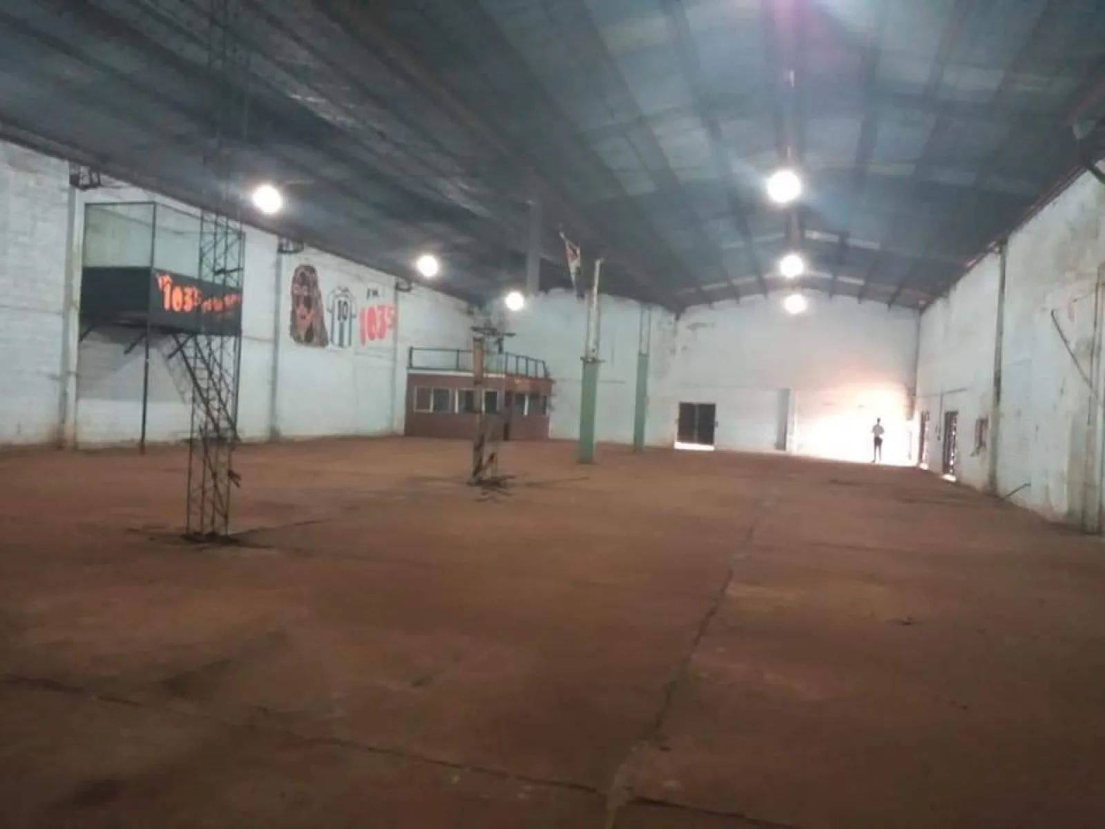 vendo o permuto Galpon Sobre Ruta 12 en Venta frente Gonzalez automovilez alquiler con opcion a compra foto 4