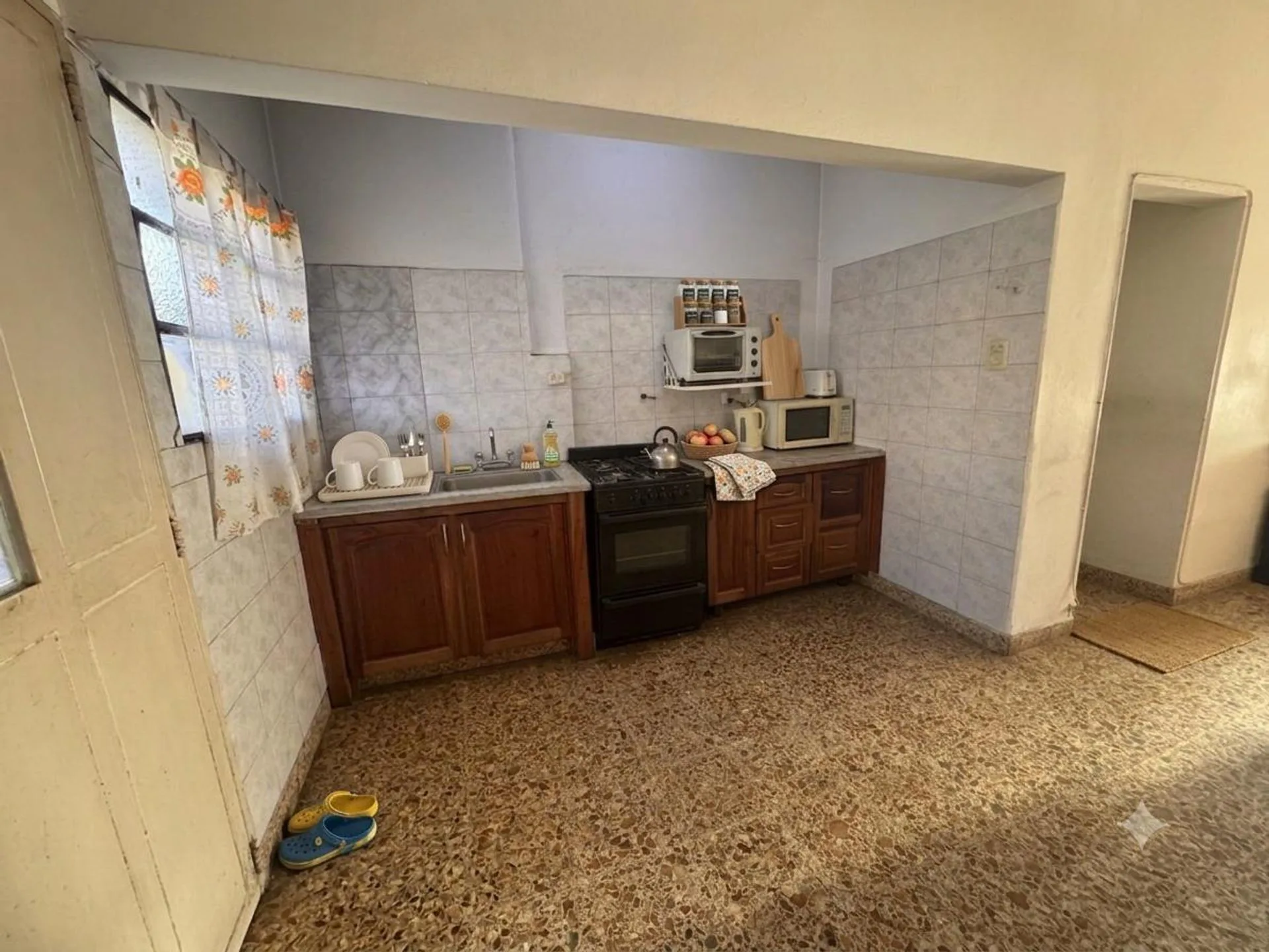 Venta casa 4 ambientes en Domínico con jardín foto 3