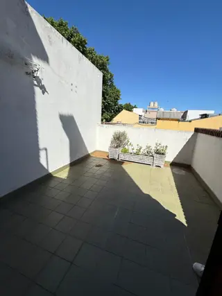 venta casa villa luro,276 m2, muy buen estado foto 2