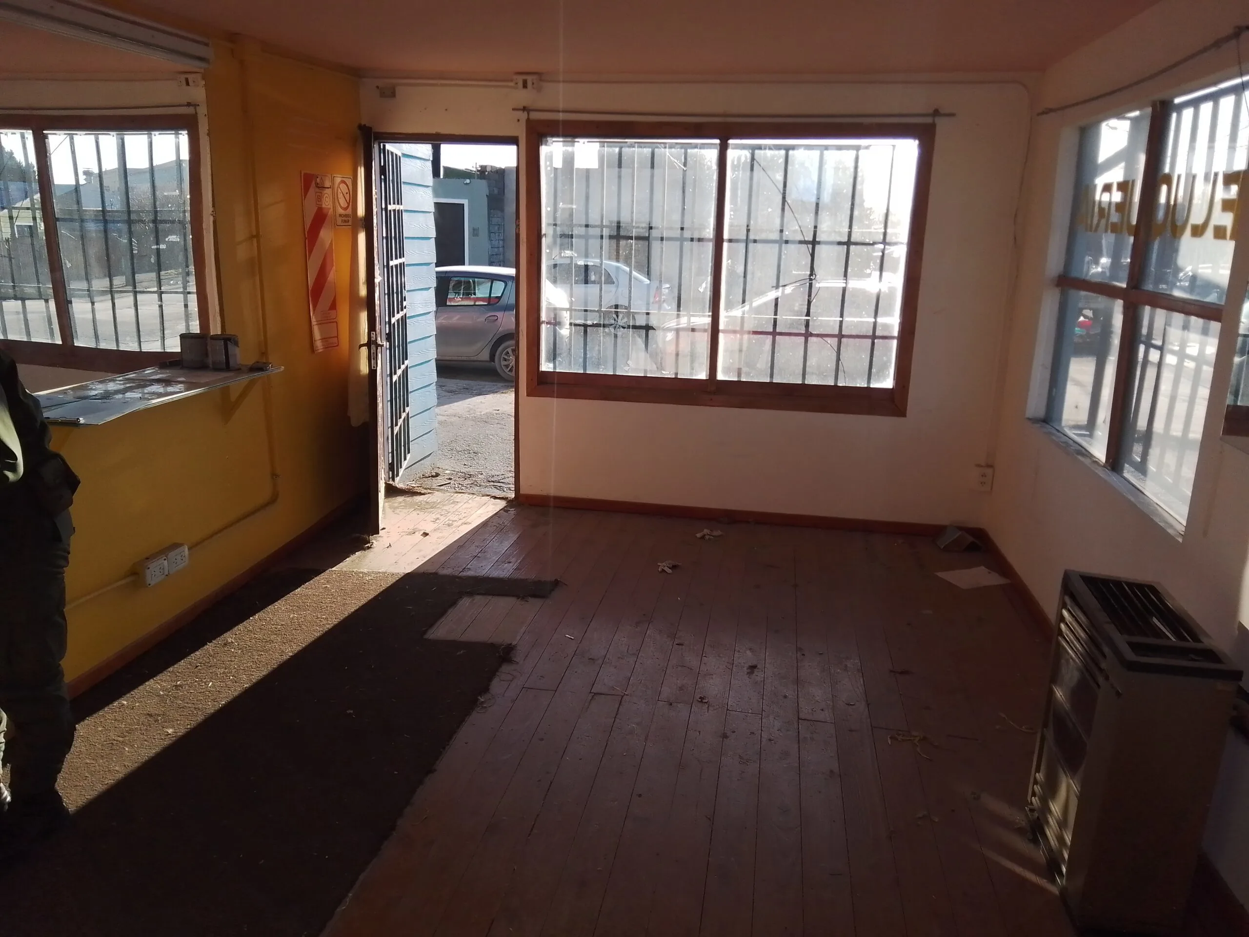 VENTA – 2 CASAS + LOCAL + GALPÓN – BARRIO J.D. PERÓN foto 2