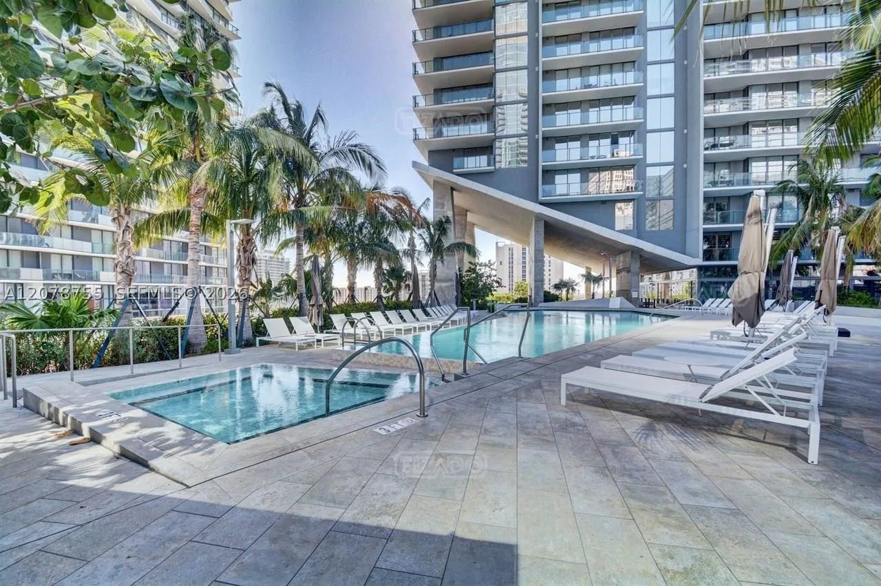 88 SW 7th St #1511 foto 4