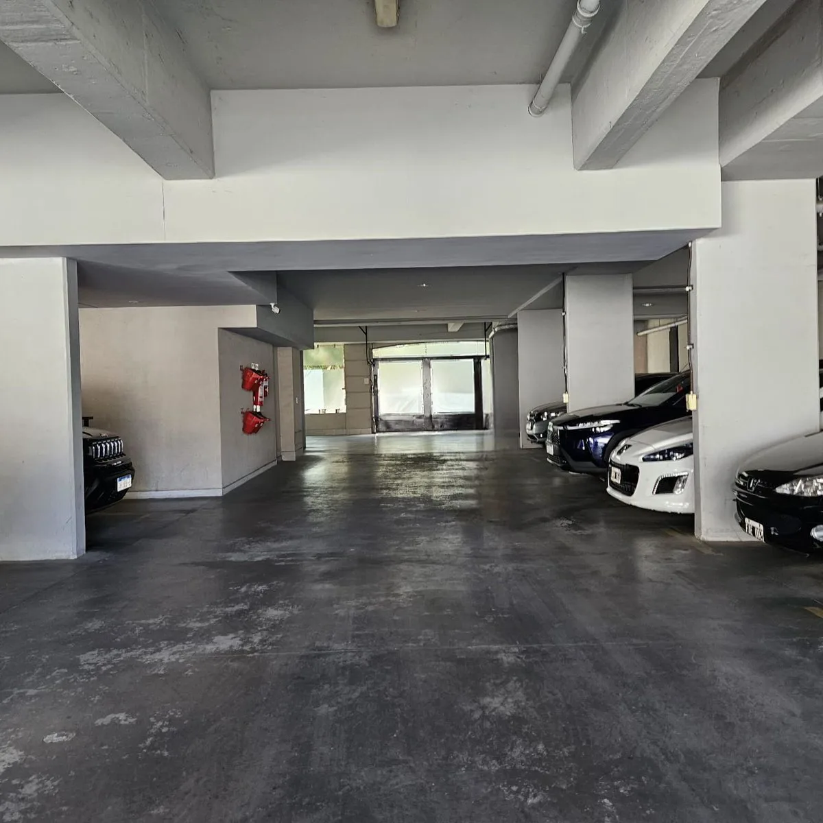 Cochera 40 venta en edificio con seguridad foto 5