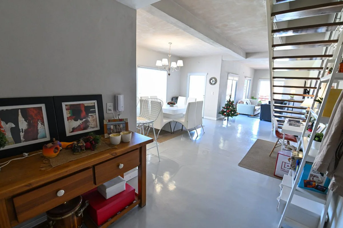 CASA 3 DORMITORIOS - IMPECABLE foto 3
