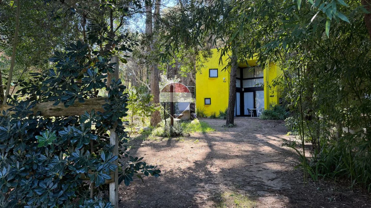 VENTA CASA TRES AMBIENTES MAR AZUL foto 2