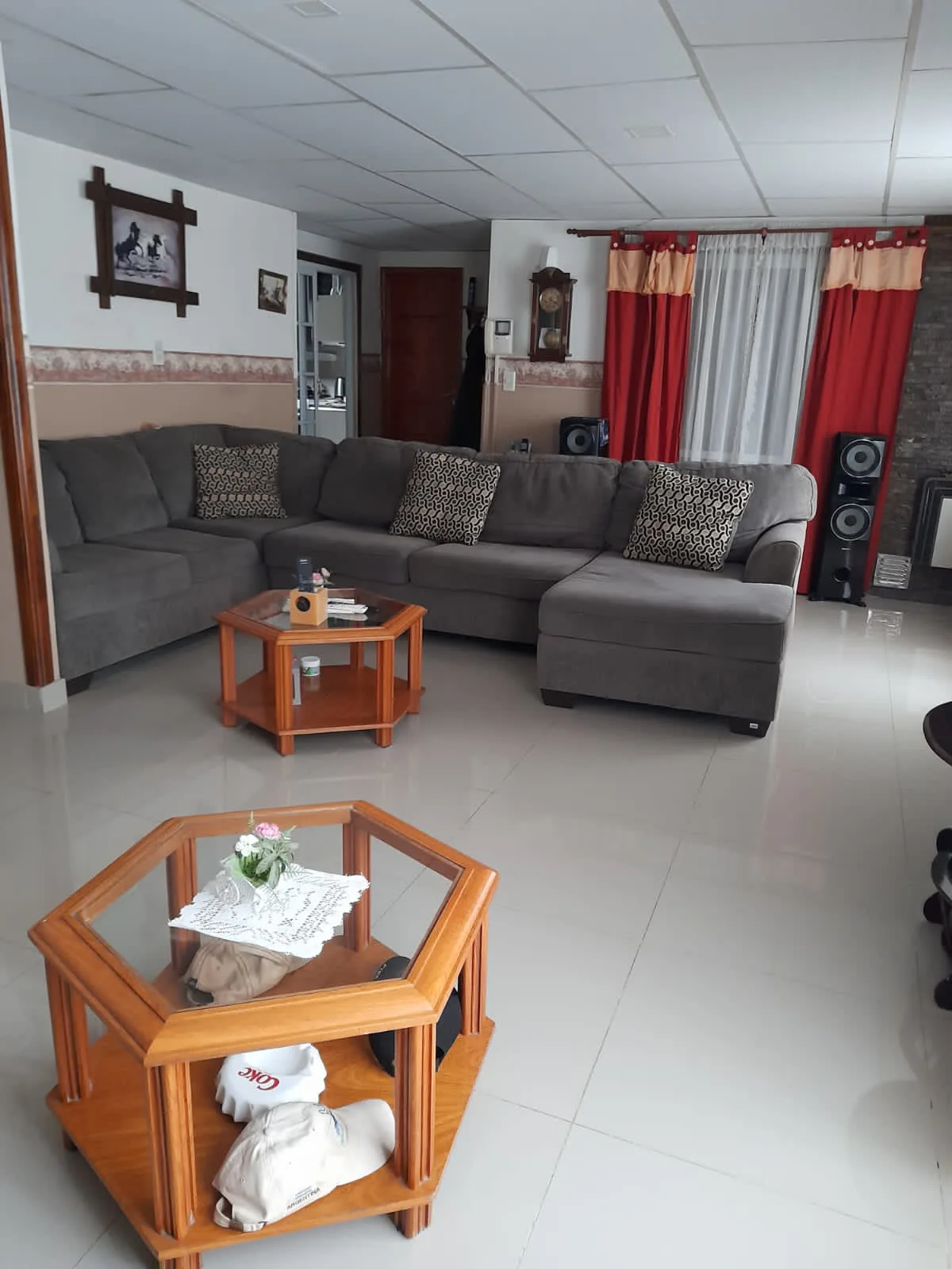 VENTA – CASA 4 DORMITORIOS – BARRIO C.A.P foto 3