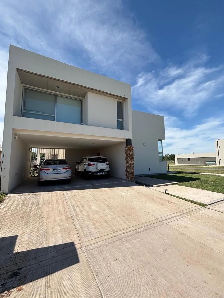 VENTA DE CASA 4 DORMITORIOS EN DON MATEO foto 4