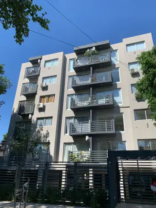 IMPECABLE DEPARTAMENTO 2 AMB C/COCHERA MORON foto 1