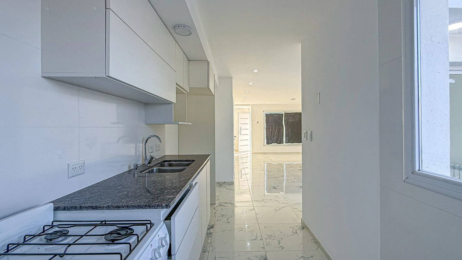 CASA EN PH 3 AMBIENTES A ESTRENAR PUNTA MOGOTES foto 3