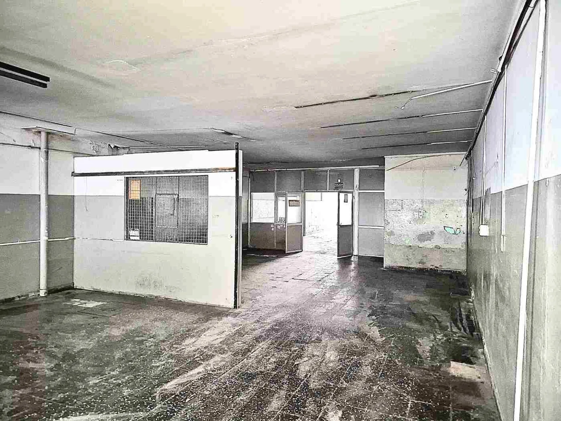 VENTA AMPLIO LOCAL COMERCIAL CÉNTRICO foto 5