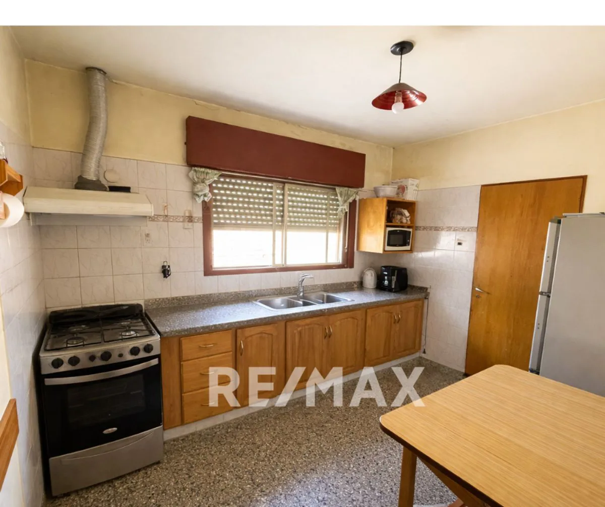 VENTA CASA  +  DEPARTAMENTO CINCO SALTOS foto 3