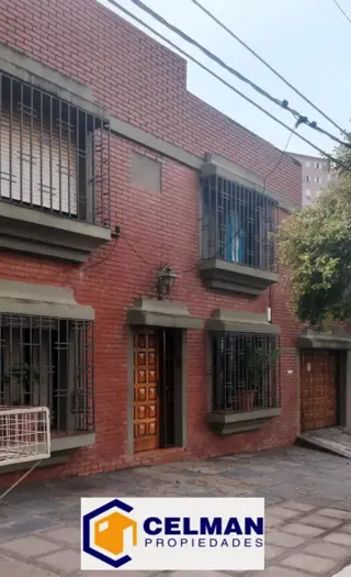 Linda Casa céntrica 4 dormit, gge,varios autos,  patio, galería cerrada. Cerquita de la costa cont Santa Fe. foto 1