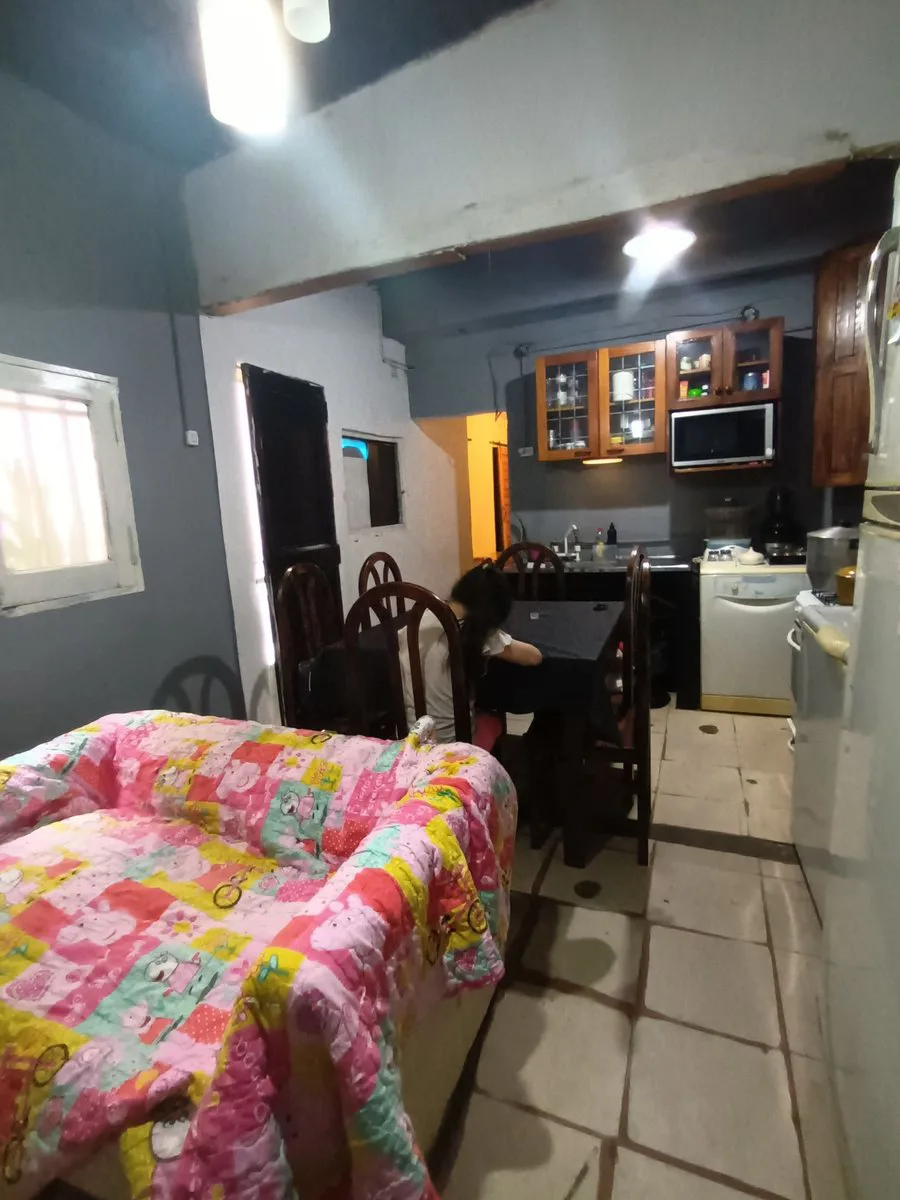 Venta Villa Celina, casa en lote propio. foto 3