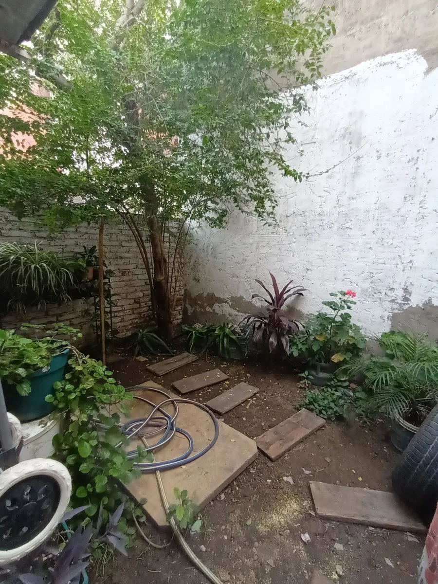 Venta Villa Celina, casa en lote propio. foto 4