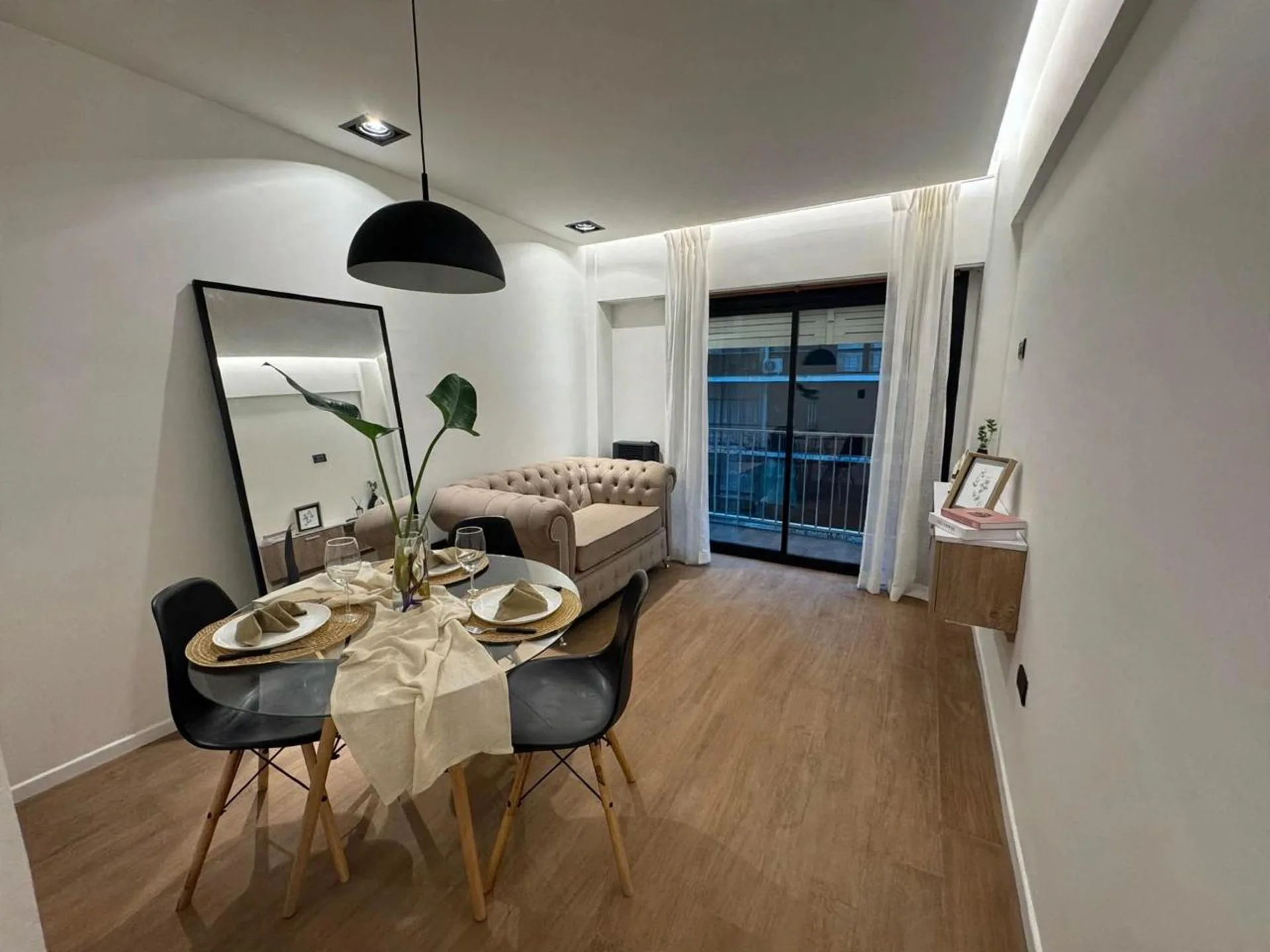 VENTA DPTO 2 AMB RECIC. Y AMOB C/ BALCON P. COLON