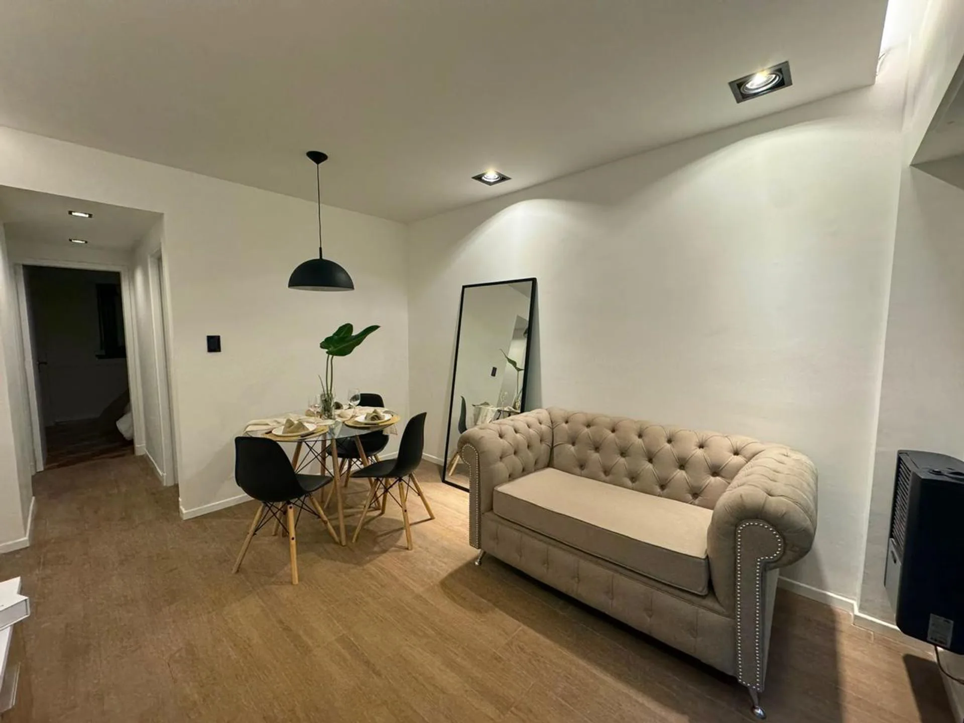 VENTA DPTO 2 AMB RECIC. Y AMOB C/ BALCON P. COLON foto 2