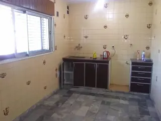 CHALET, 5 AMBIENTES, FONDO LIBRE foto 1
