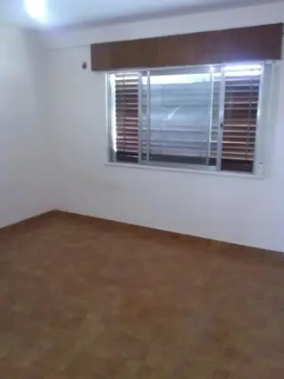 CHALET, 5 AMBIENTES, FONDO LIBRE foto 3