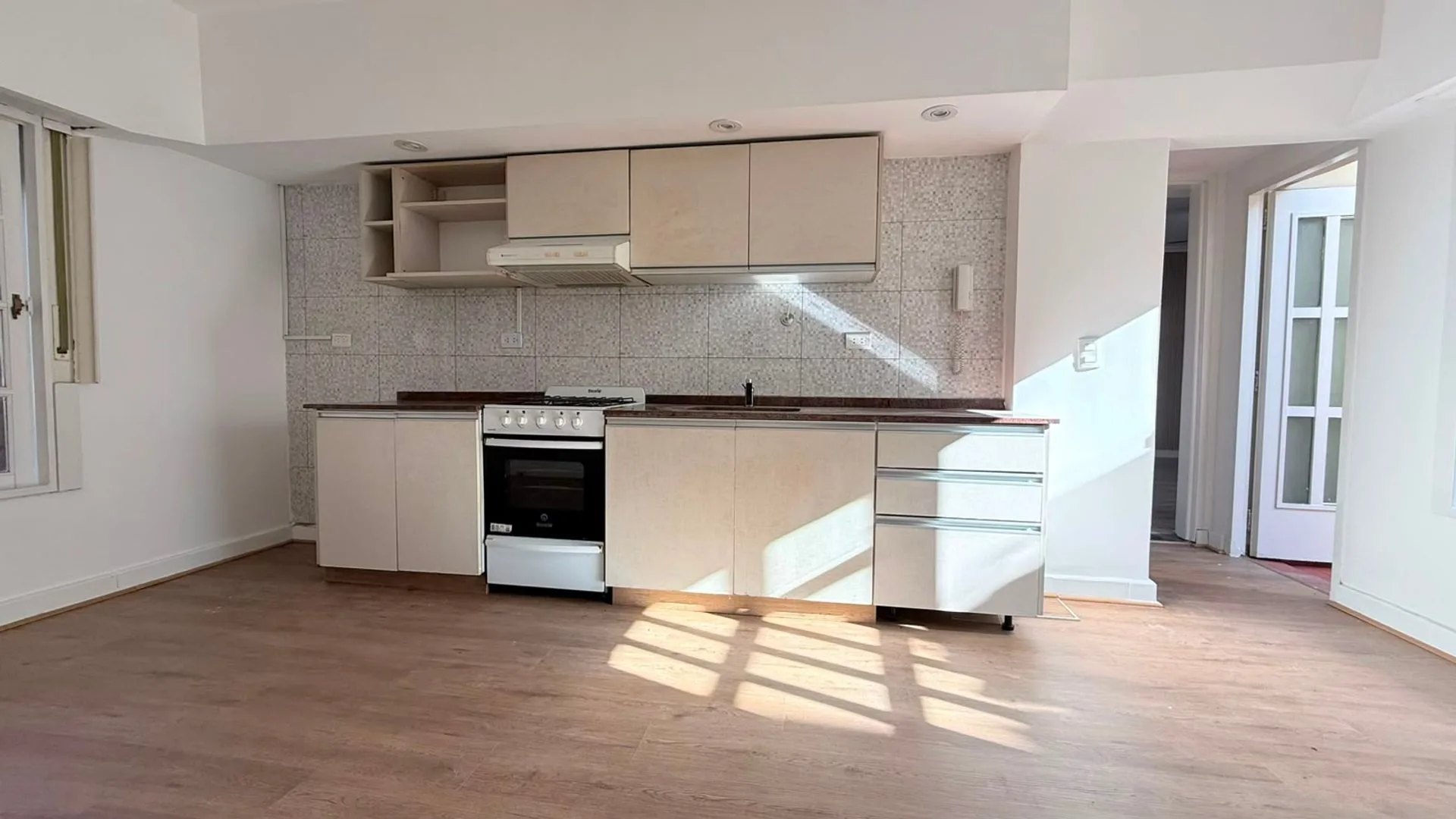 VENDE 3 AMB CON QUINCHO TERRAZA 145M2 TOT foto 2