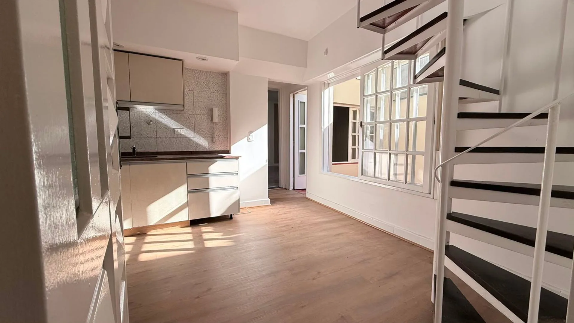 VENDE 3 AMB CON QUINCHO TERRAZA 145M2 TOT foto 3