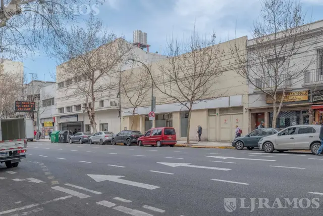 Local en venta y alquiler en Almagro de 800 m2