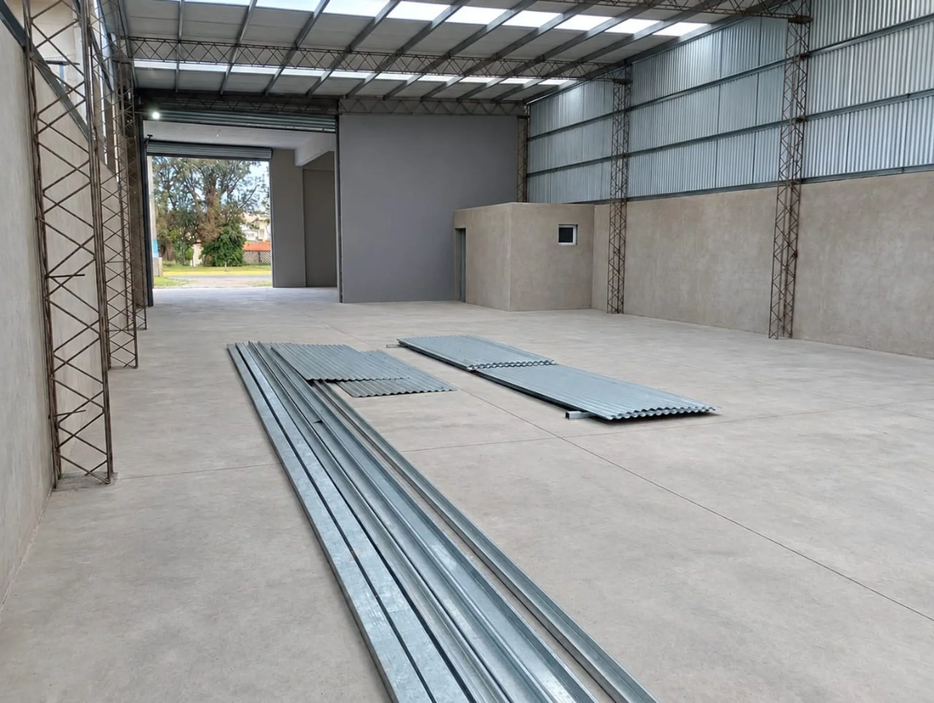 ALQUILER LOCAL COMERCIAL, DEPOS, GALPON, ZACAGNINI foto 5