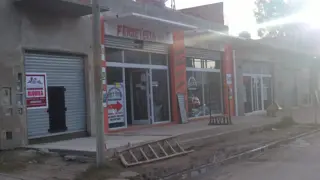 Local excelente ubicación de 3x15. El Pato foto 3