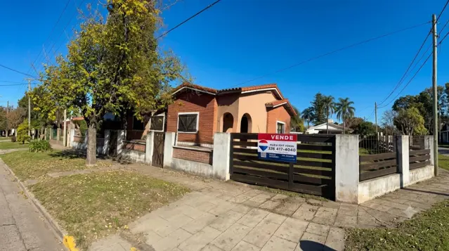 VENTA DE CASA 3 DORMITORIOS SAN NICOLAS DE LOS ARR