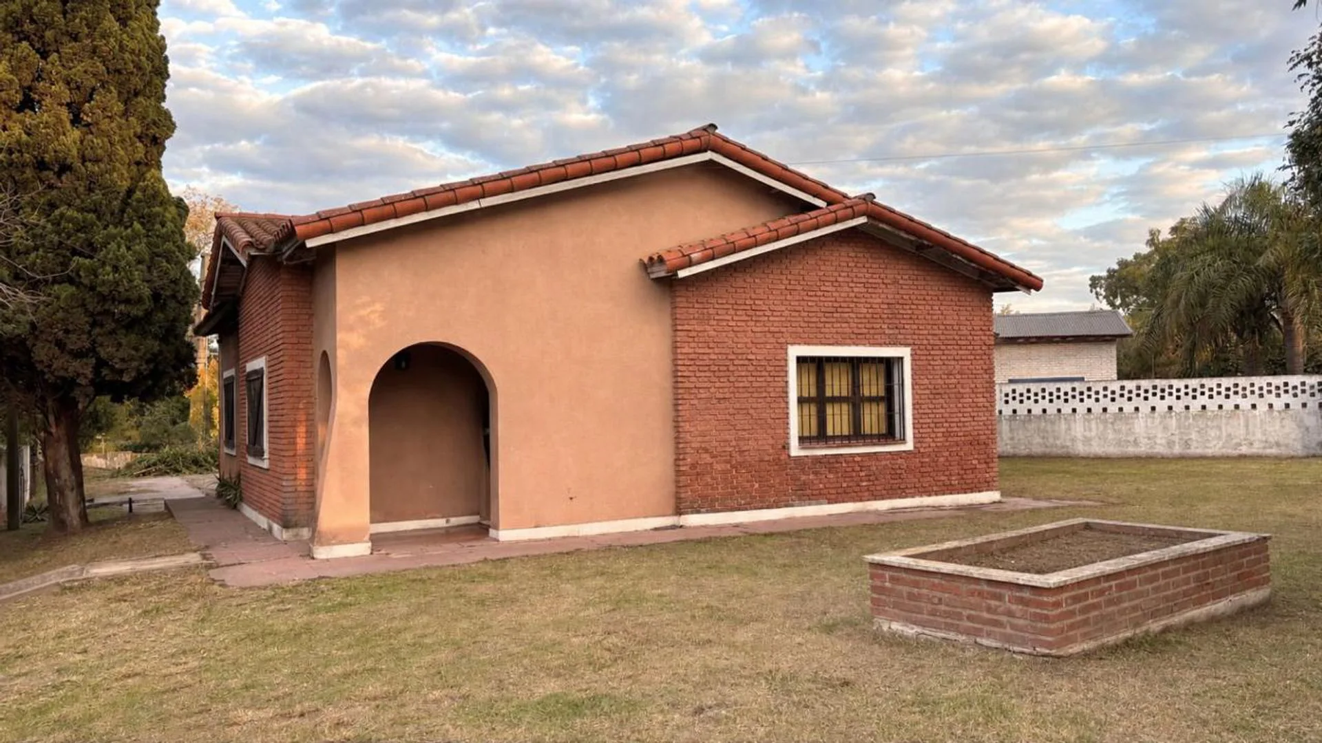 VENTA DE CASA 3 DORMITORIOS SAN NICOLAS DE LOS ARR foto 2